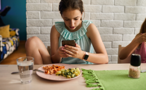 signs-of-anorexia-in-a-teenager